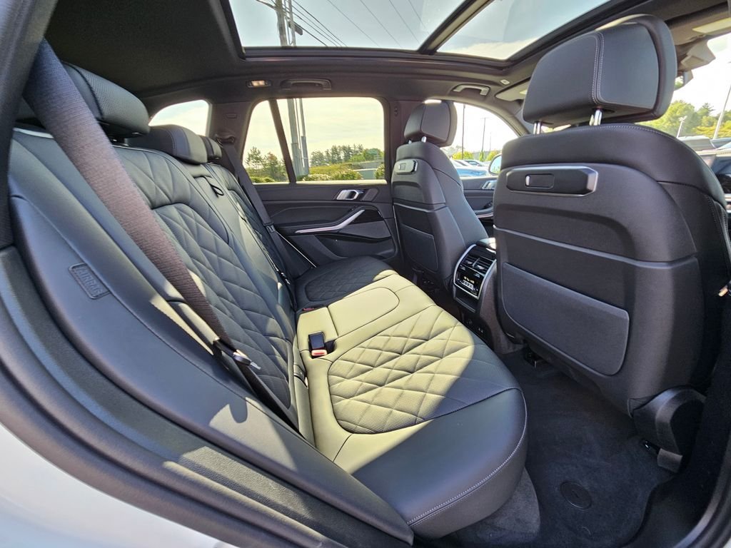 Certified Used 2026 Alpine White BMW xDrive40i image 19