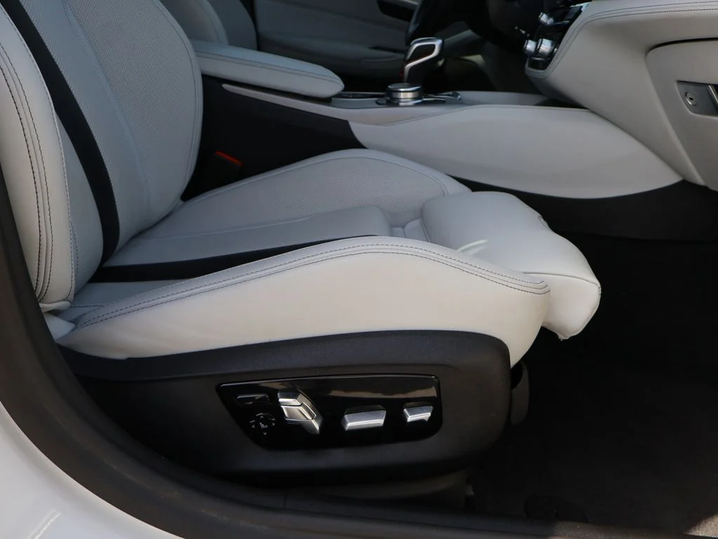 Used 2023 Alpine White BMW Base image 12