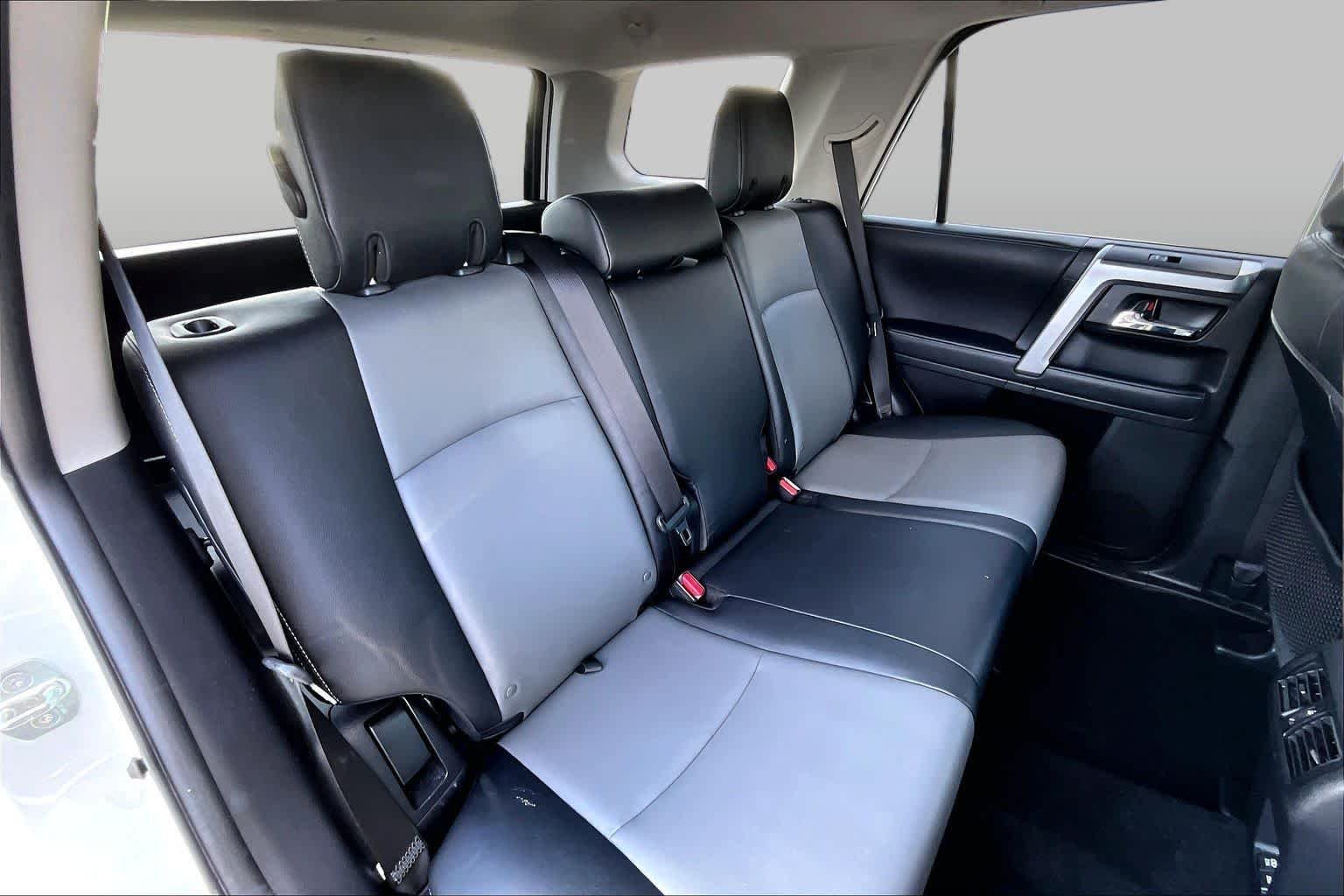 Used 2022 White Toyota SR5 Premium image 18