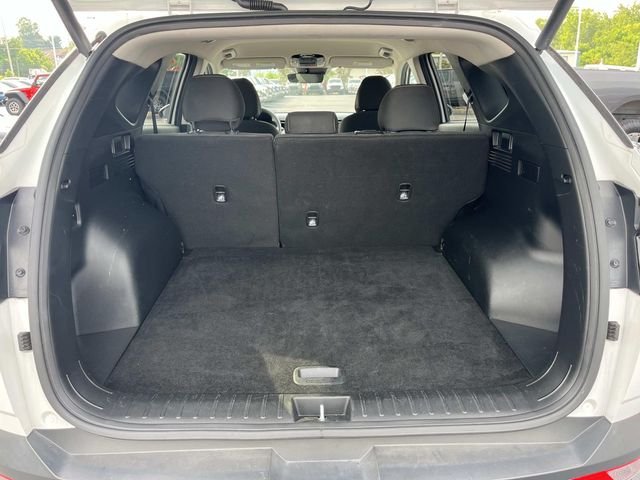 Used 2024 White Hyundai SEL image 18