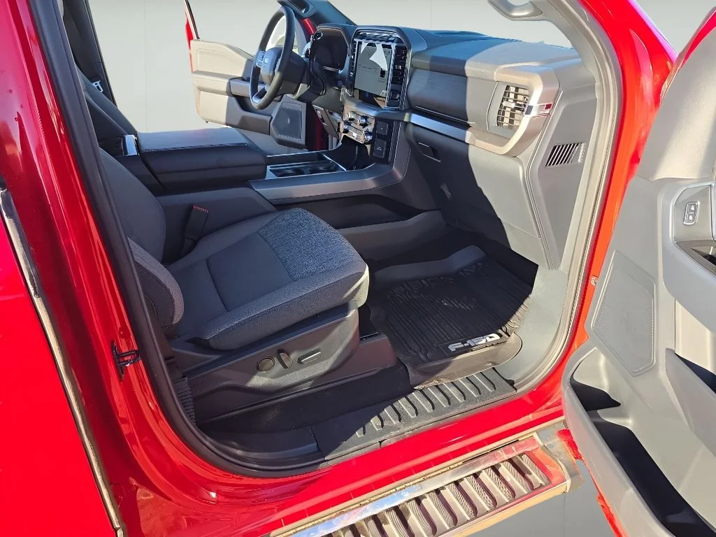 2025 Ford F-150 XLT - Photo 36
