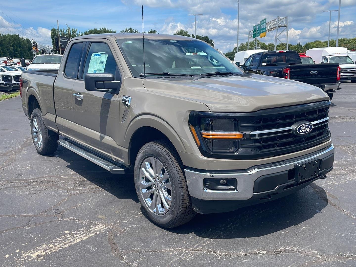 New 2026 Marsh Gray Ford XLT image 9