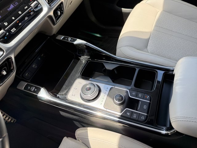 Used 2023 Silky Silver Kia SX Prestige image 13