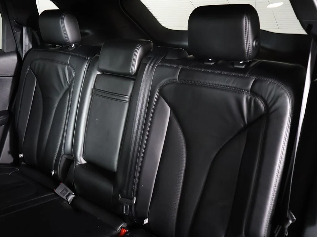 Used 2017 Black Lincoln Select image 25