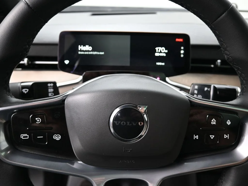 2025 Volvo EX90 Ultra - Photo 11