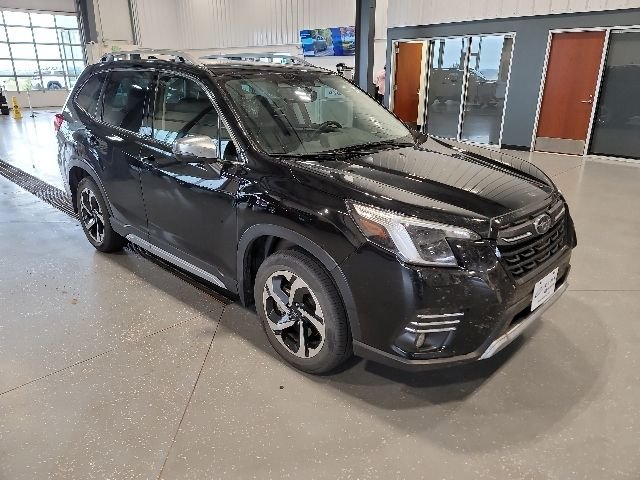 2023 Subaru Forester Touring's photo