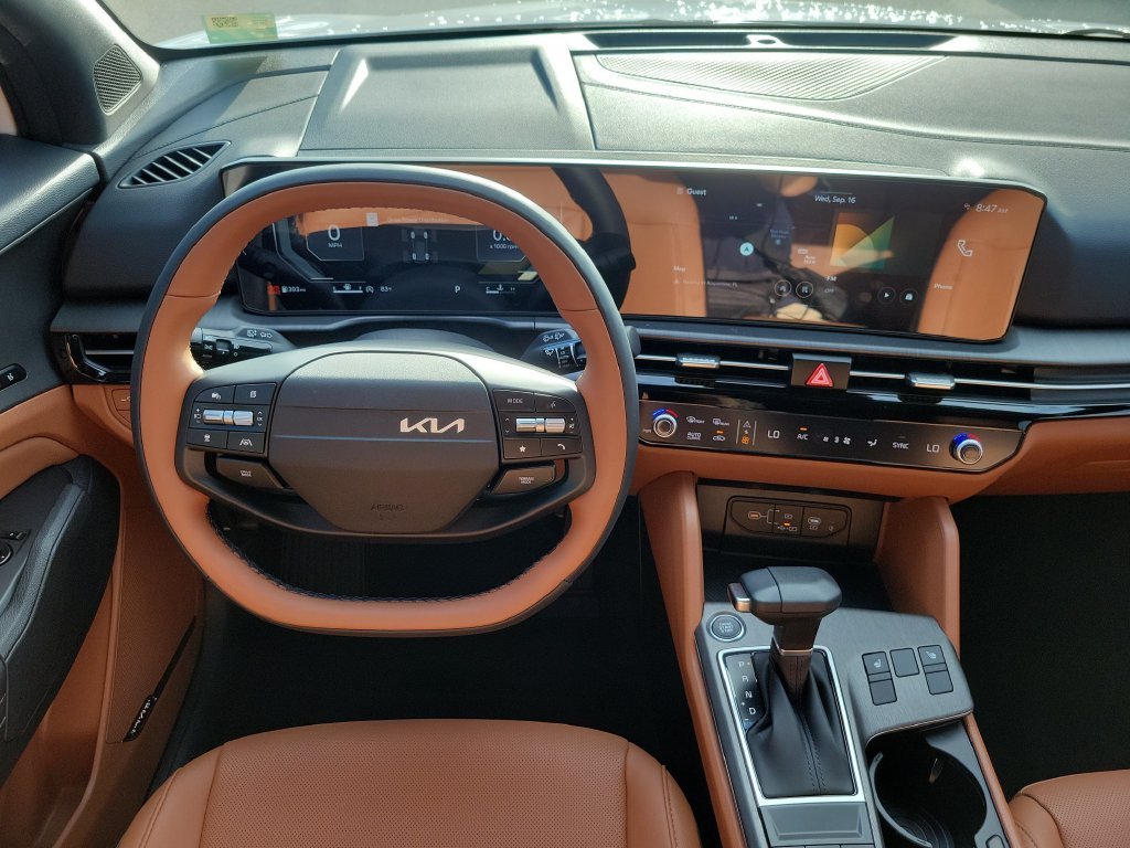 New 2027 Glacial White Pearl / Black Ro Kia X-Line image 19