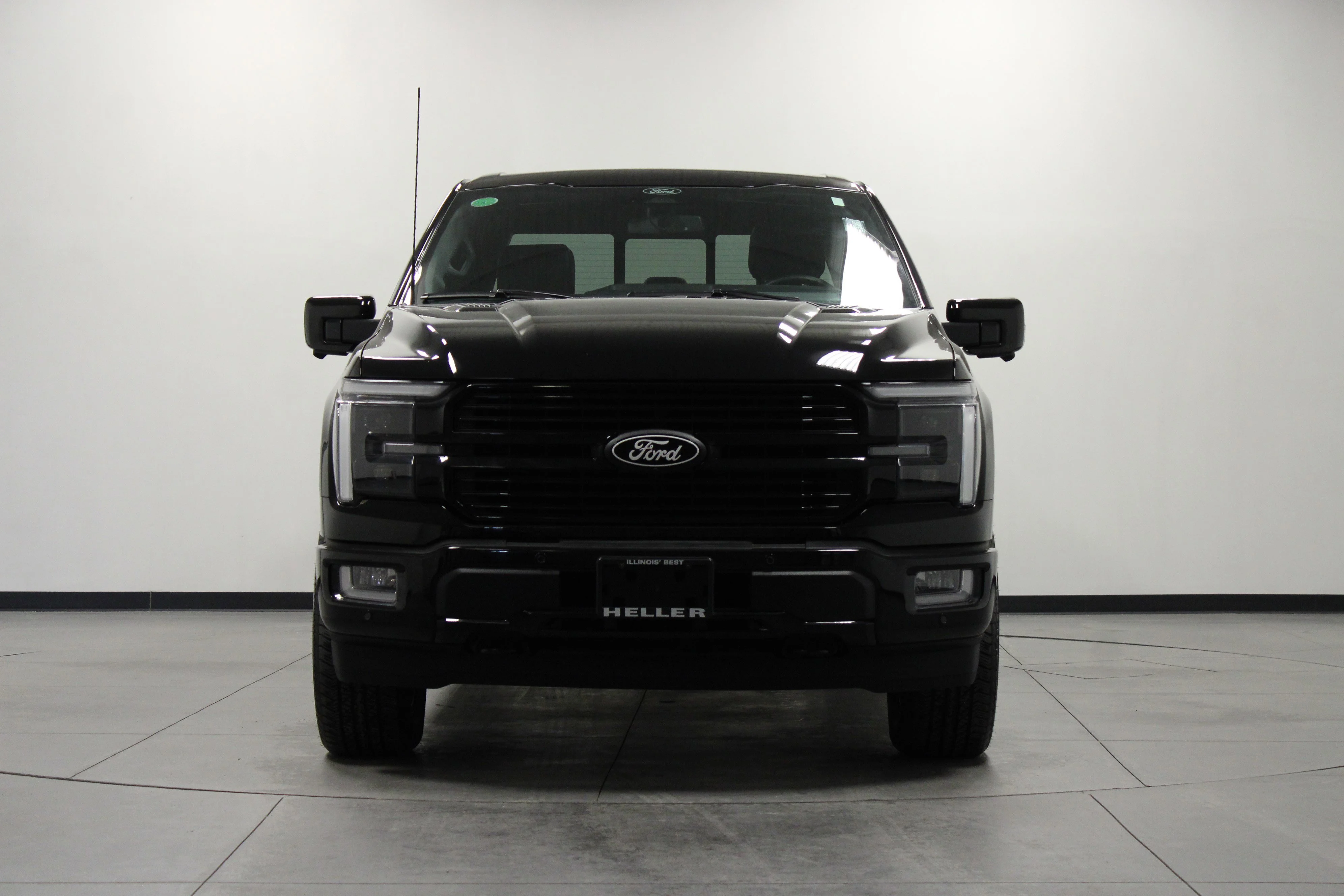 Used 2025 Agate Black Metallic Ford Platinum image 9