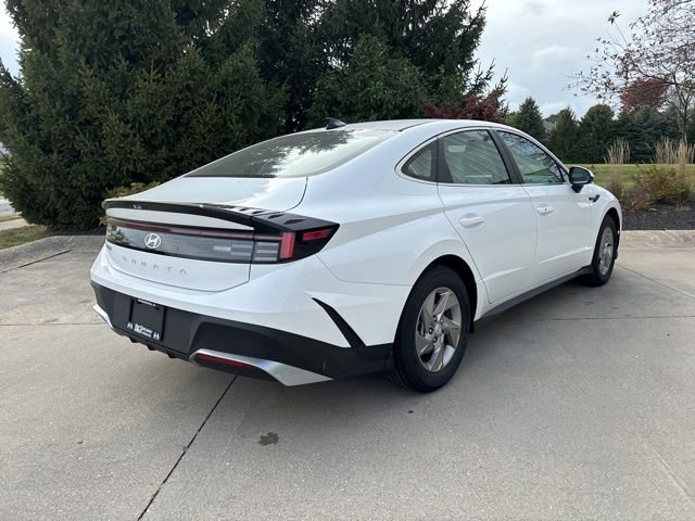 New 2026 Serenity White Hyundai SE image 6