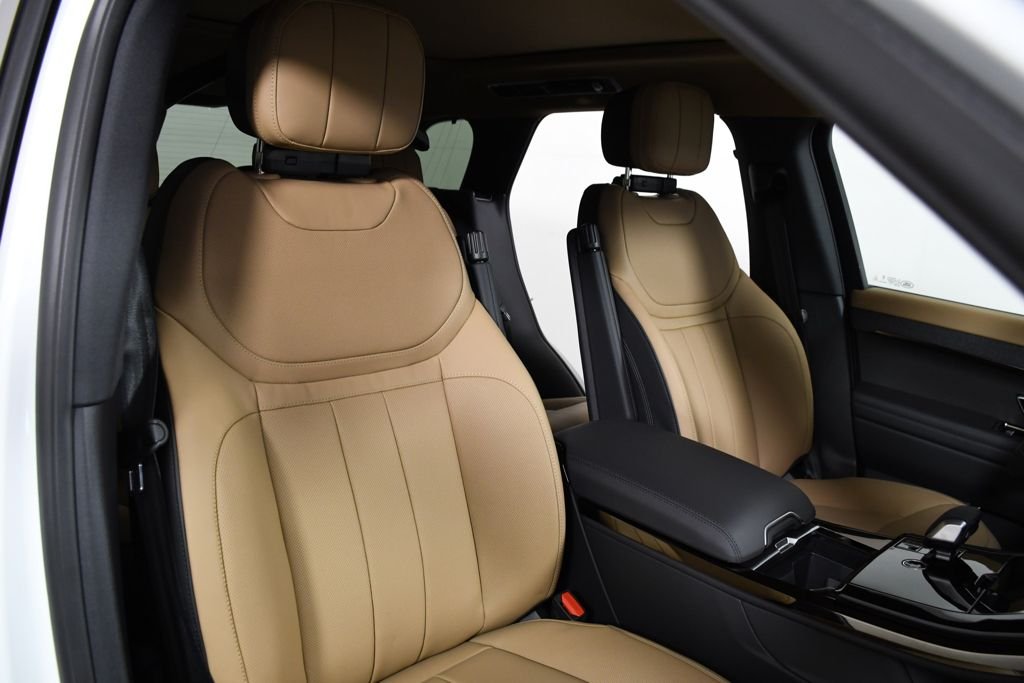 New 2026 Fuji White Land Rover Dynamic SE image 19