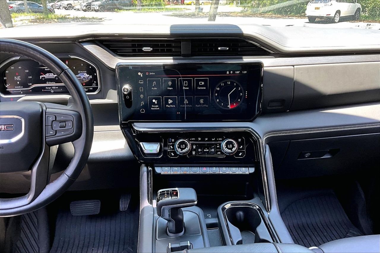 Used 2024 White GMC AT4X image 9