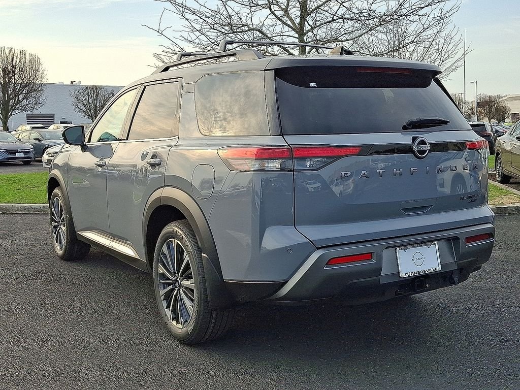 New 2026 Boulder Gray Pearl / Super Black Two-tone Nissan Platinum image 3
