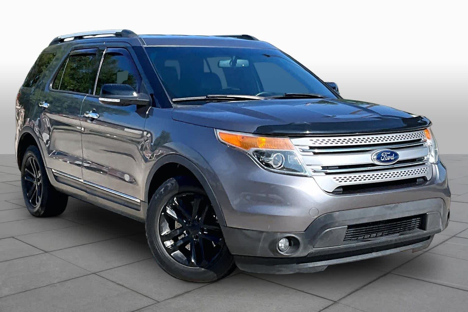 Used 2014 Sterling Gray Metallic Ford XLT image 3