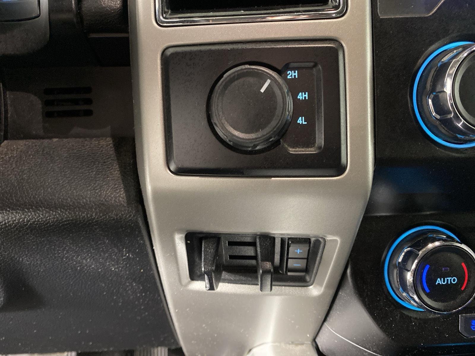Used 2020 Blue Jeans Ford Lariat image 31