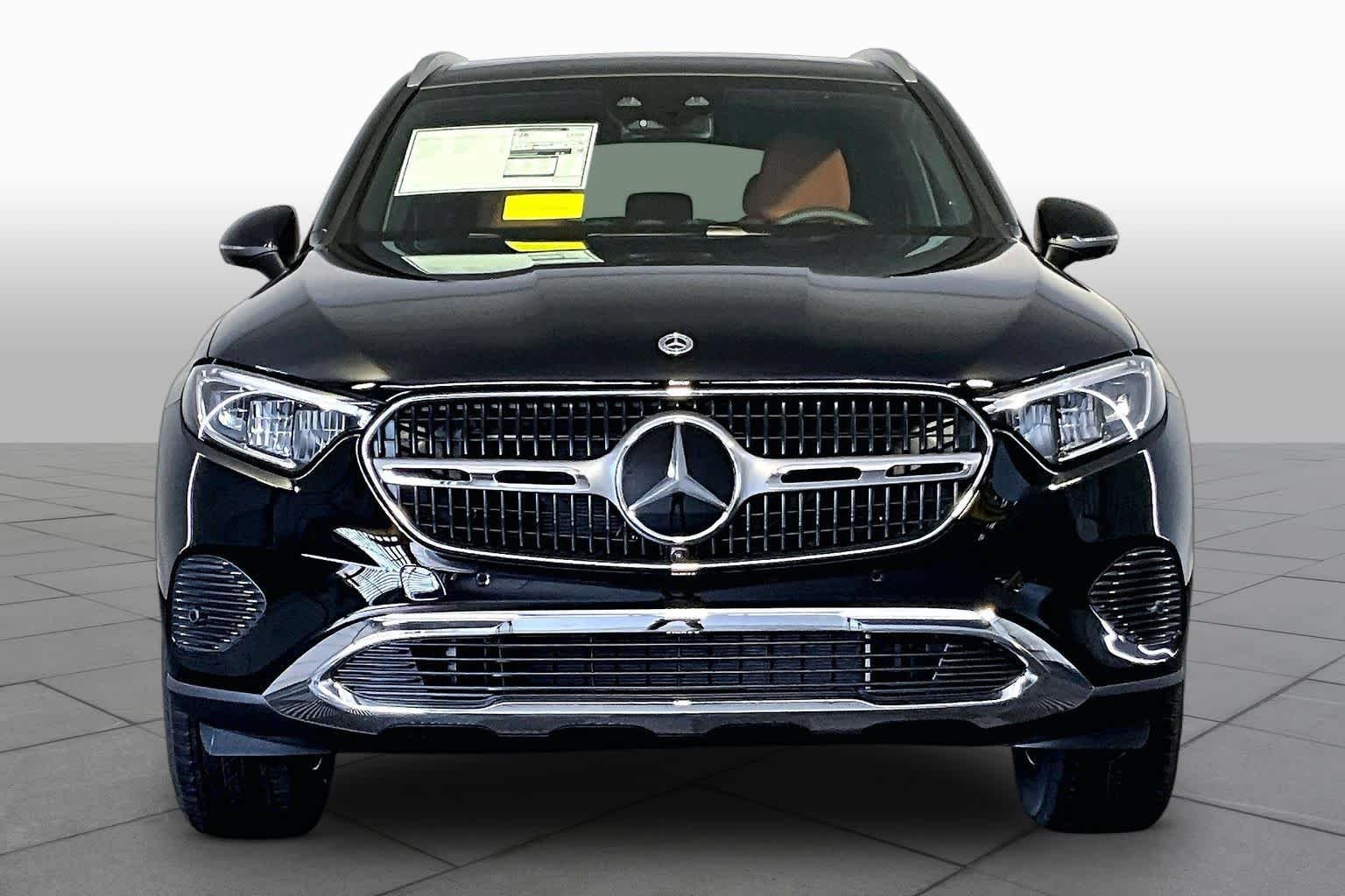 New 2026 040/Black Mercedes-Benz GLC 300 image 2