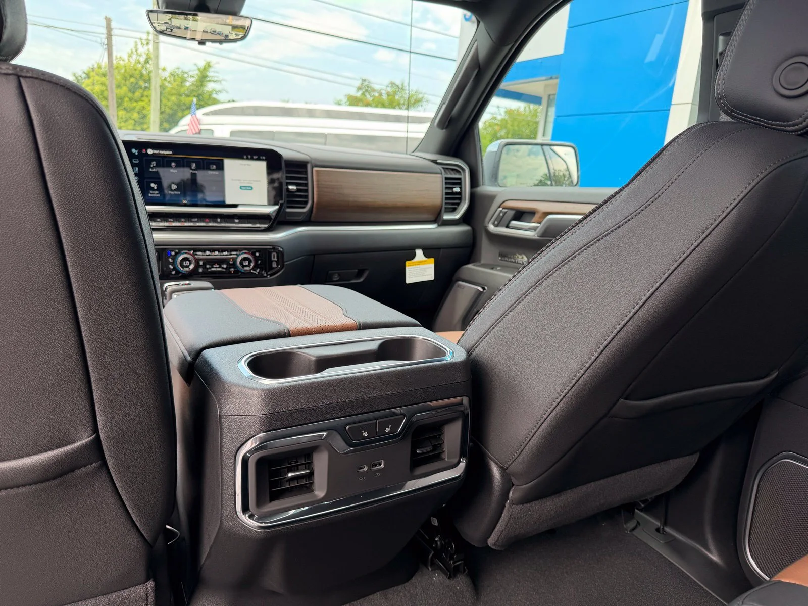 New 2026 Polar White Tricoat Chevrolet High Country image 22