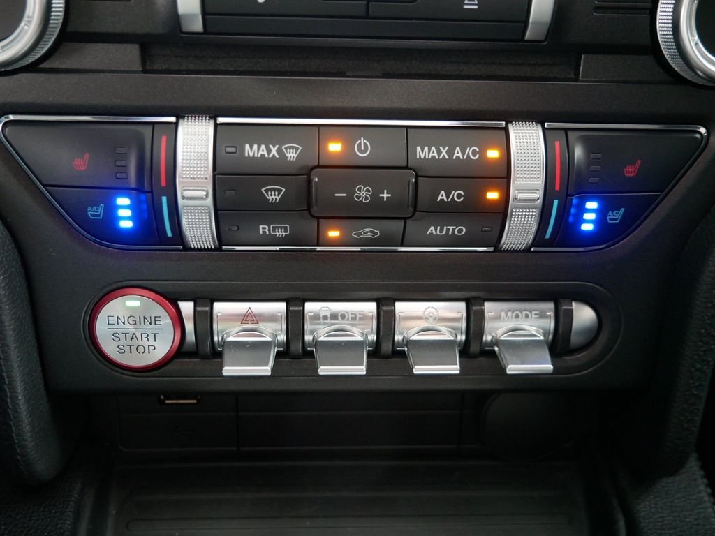 Used 2019 White Ford GT Premium image 20