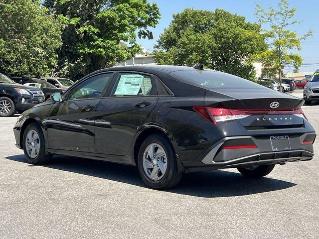 New 2026 Black Hyundai SE image 29