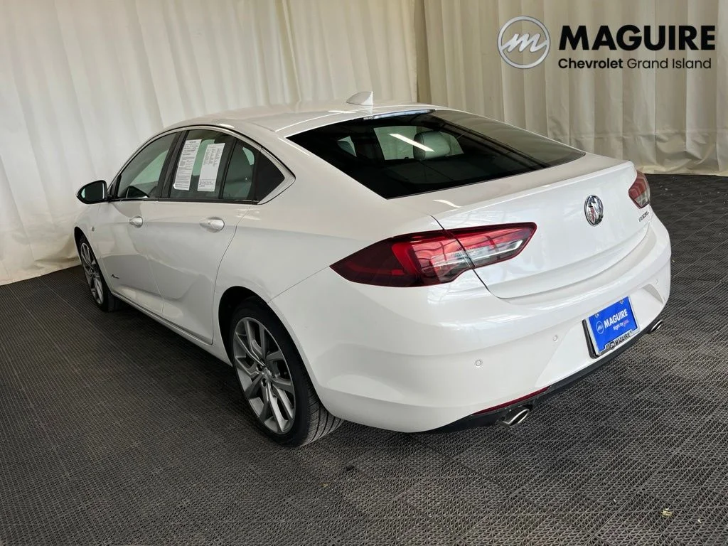 Used 2019 White Buick Avenir image 27