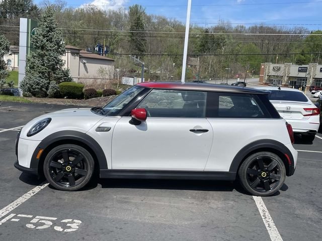 Used 2024 MINI Hardtop 2 Door SE with VIN WMW13DJ07R2U61258 for sale in Wexford, PA