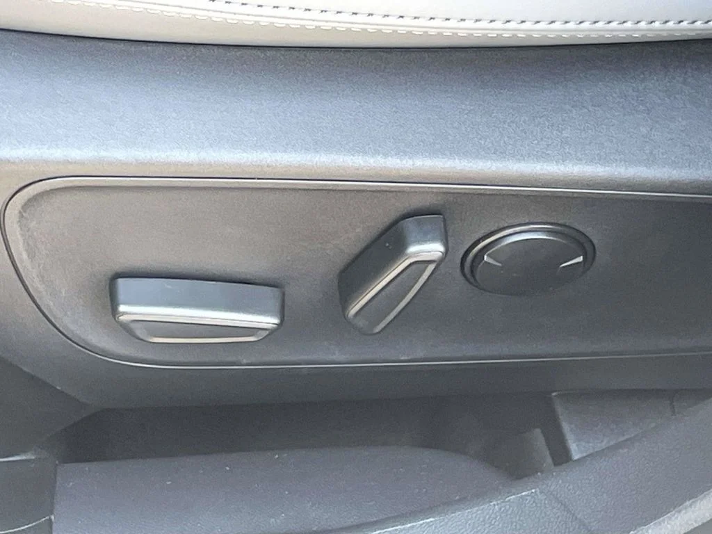 New 2026 Gray Ford Badlands image 14