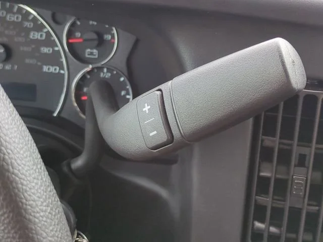 New 2025 Summit White GMC 1WT image 18