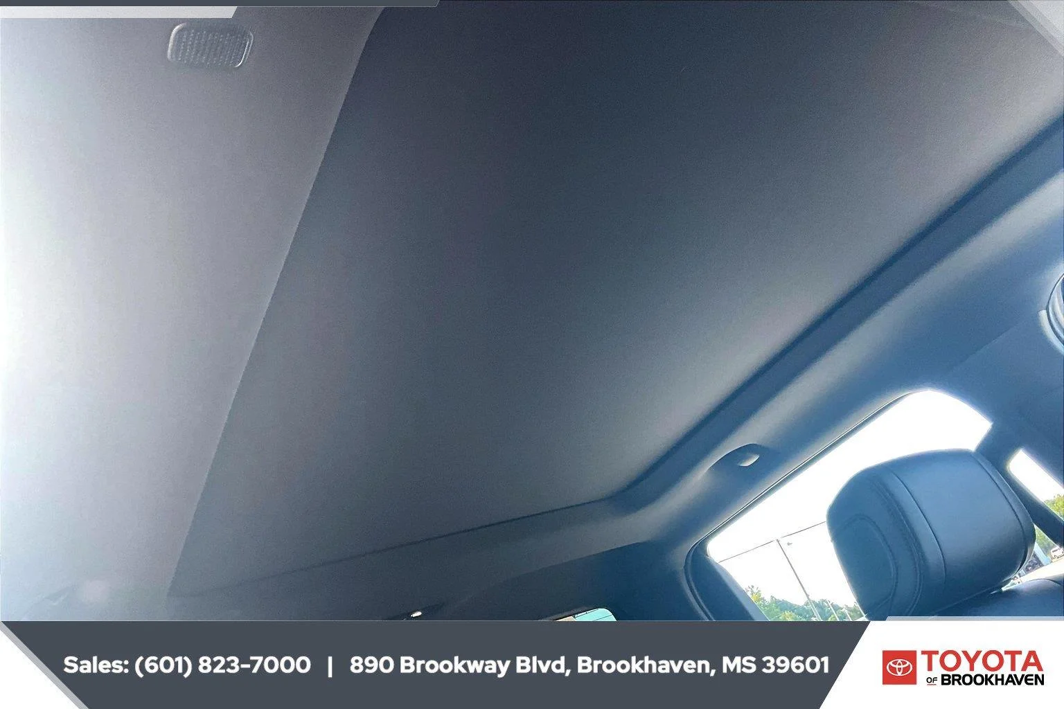 Used 2025 Ice Cap Toyota Limited HV image 16