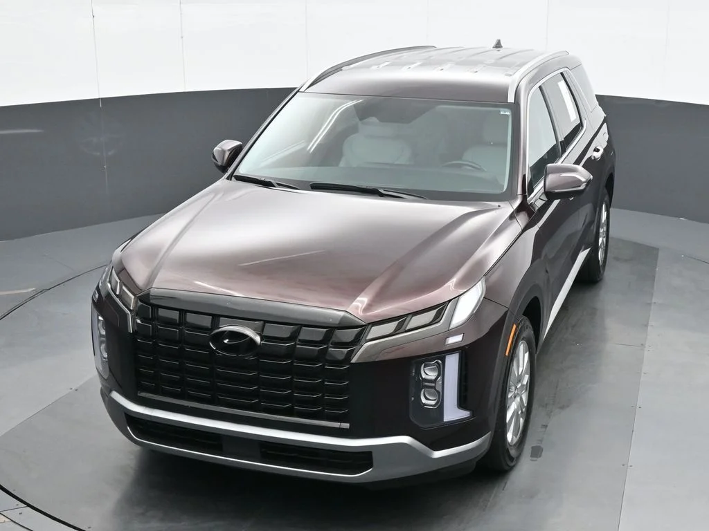 Used 2025 Red Hyundai SEL image 16