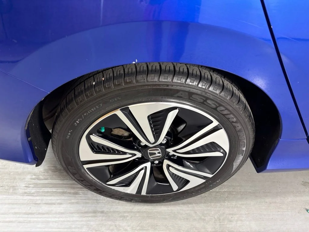 Used 2018  Honda EX-L image 11