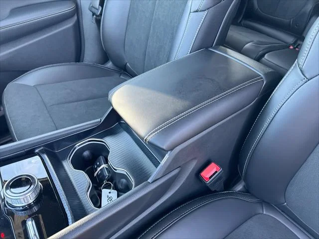 New 2027 High-Gloss Black Paint Jeep Laredo Altitude image 20