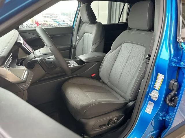 New 2026 Hydro Blue Pearl-Coat Exterior Paint Jeep Laredo image 11