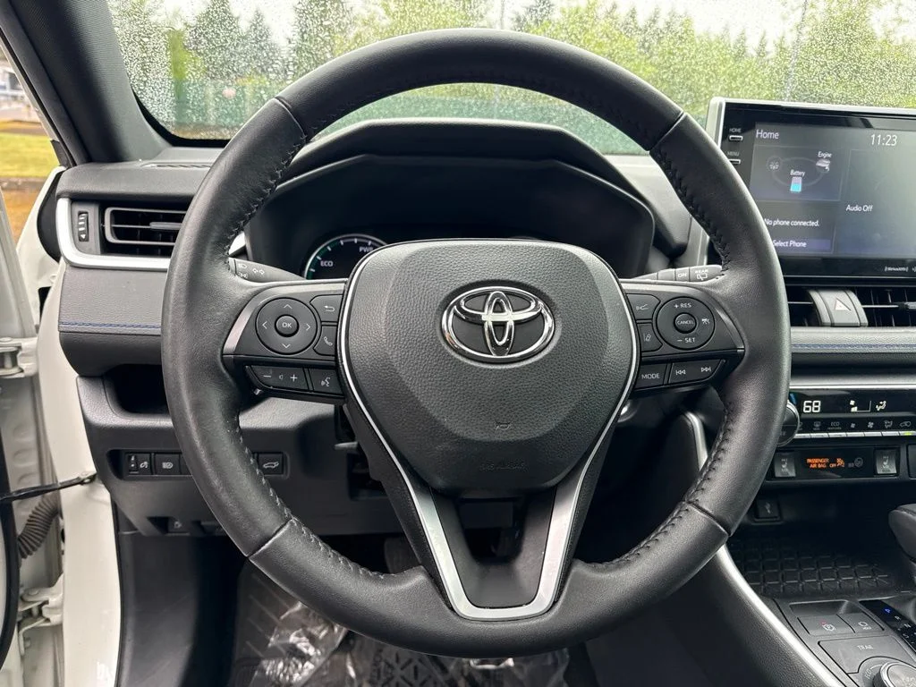 Used 2022 Blizzard Pearl Toyota SE image 10