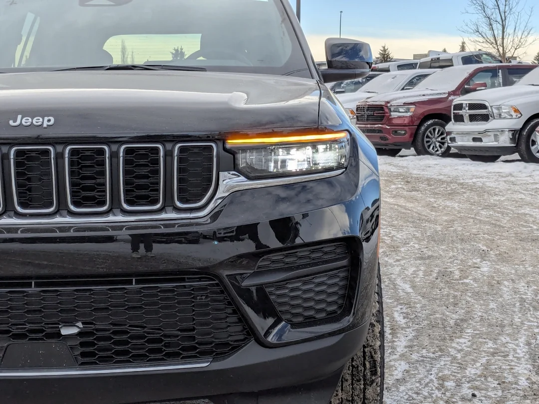 New 2025 Black Jeep Laredo - - 4x4 - Power Sunroof - Power Liftgate - Wireless Charging - Remote Start & More! image 10