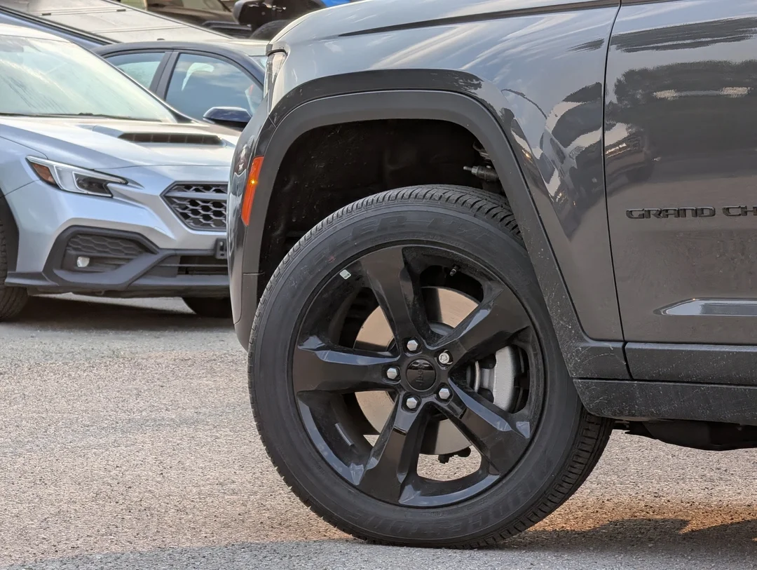 New 2026 Grey Jeep Altitude - - 20 Gloss Black Wheels - Capri Leatherette/Suede - Remote Start - Altitude Pkg & More! image 9