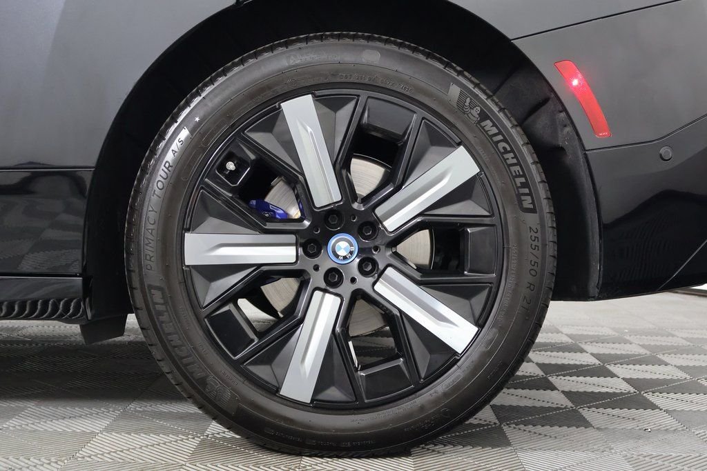 Certified Used 2024 Black Sapphire Metallic BMW xDrive50 image 15
