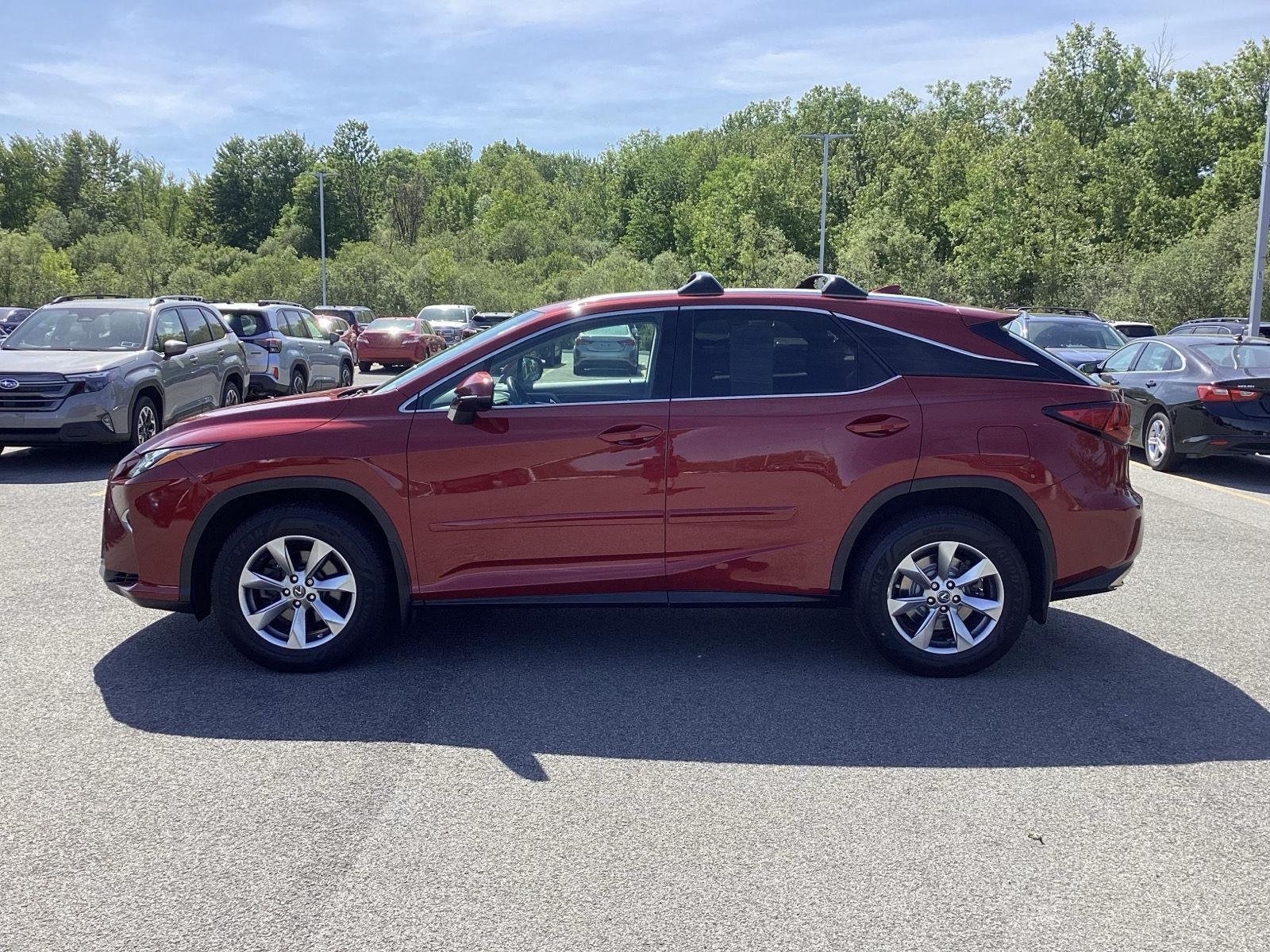 Used 2018 Matador Red Mica Lexus Base image 4