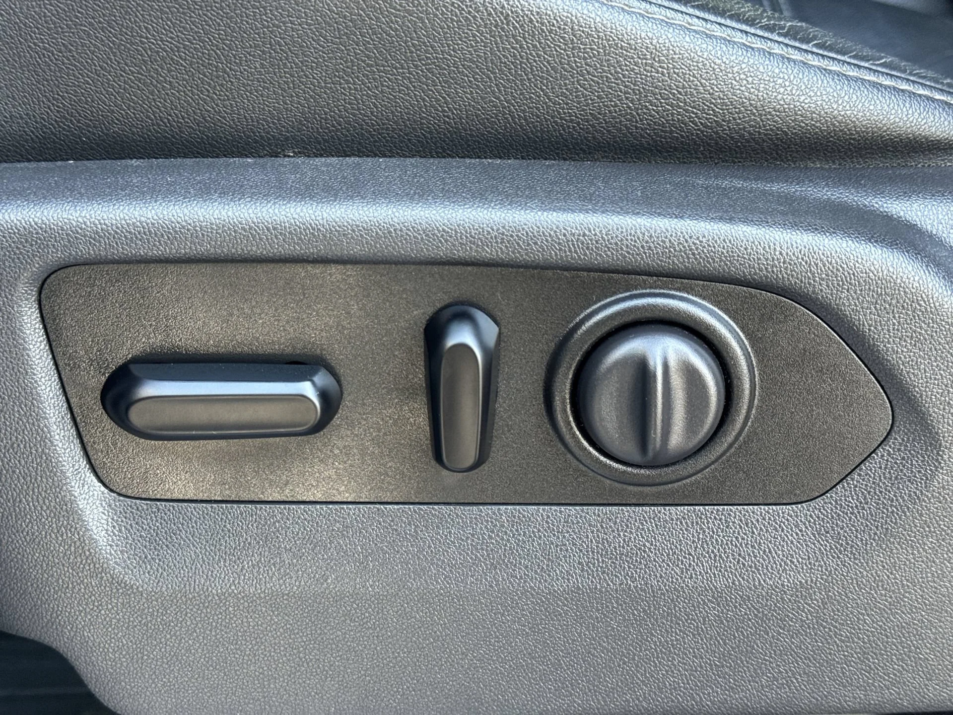 2019 GMC Sierra 1500 SLT - Photo 12