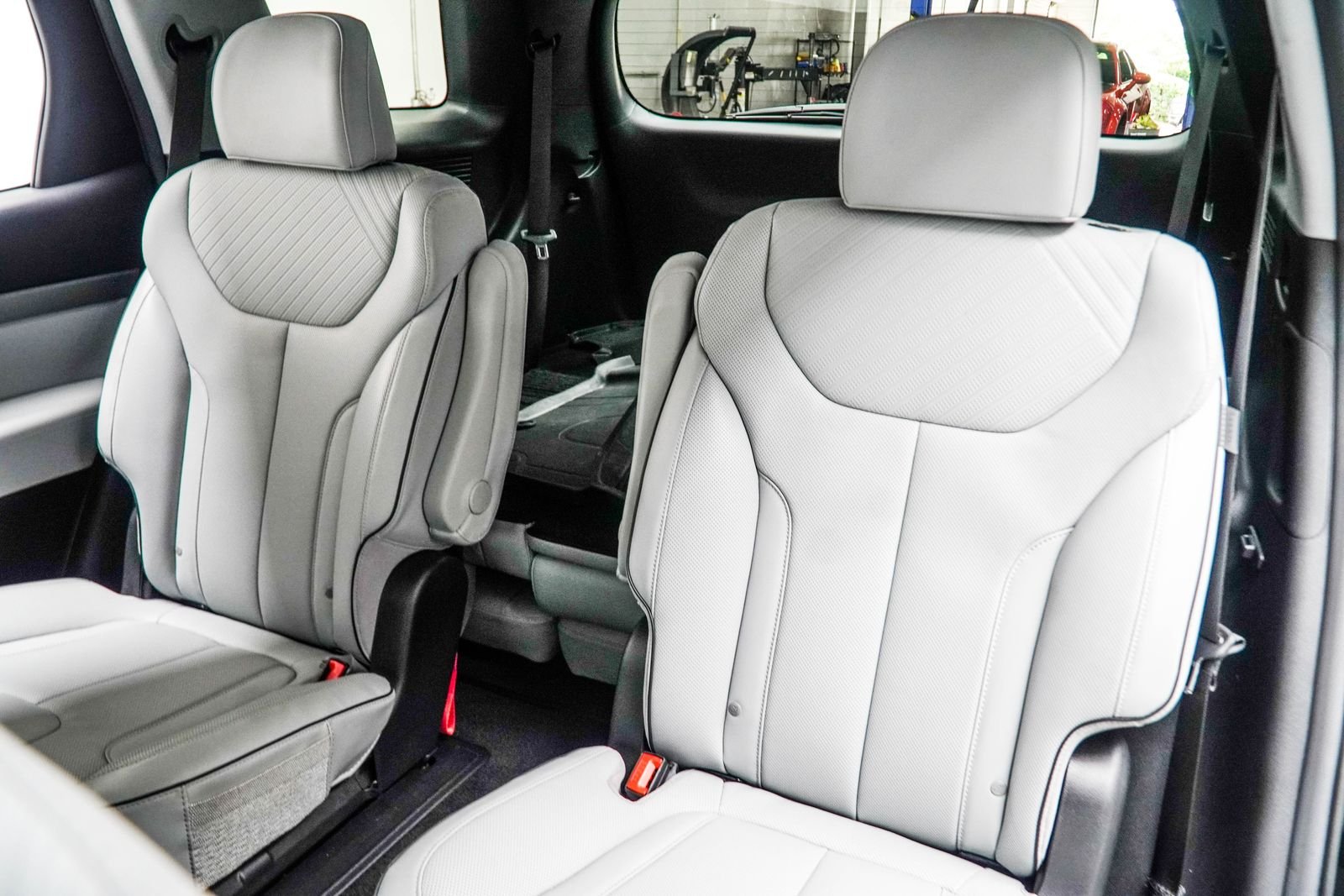 Used 2025 Black Hyundai SEL image 43