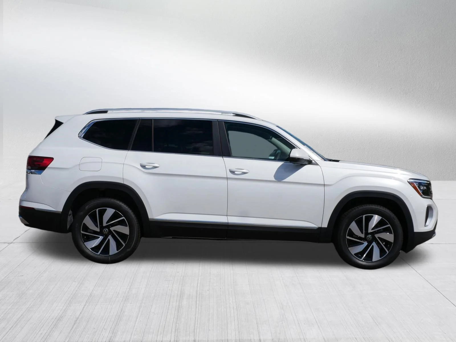 New 2026 Opal White Pearl Volkswagen 2.0T SEL image 2