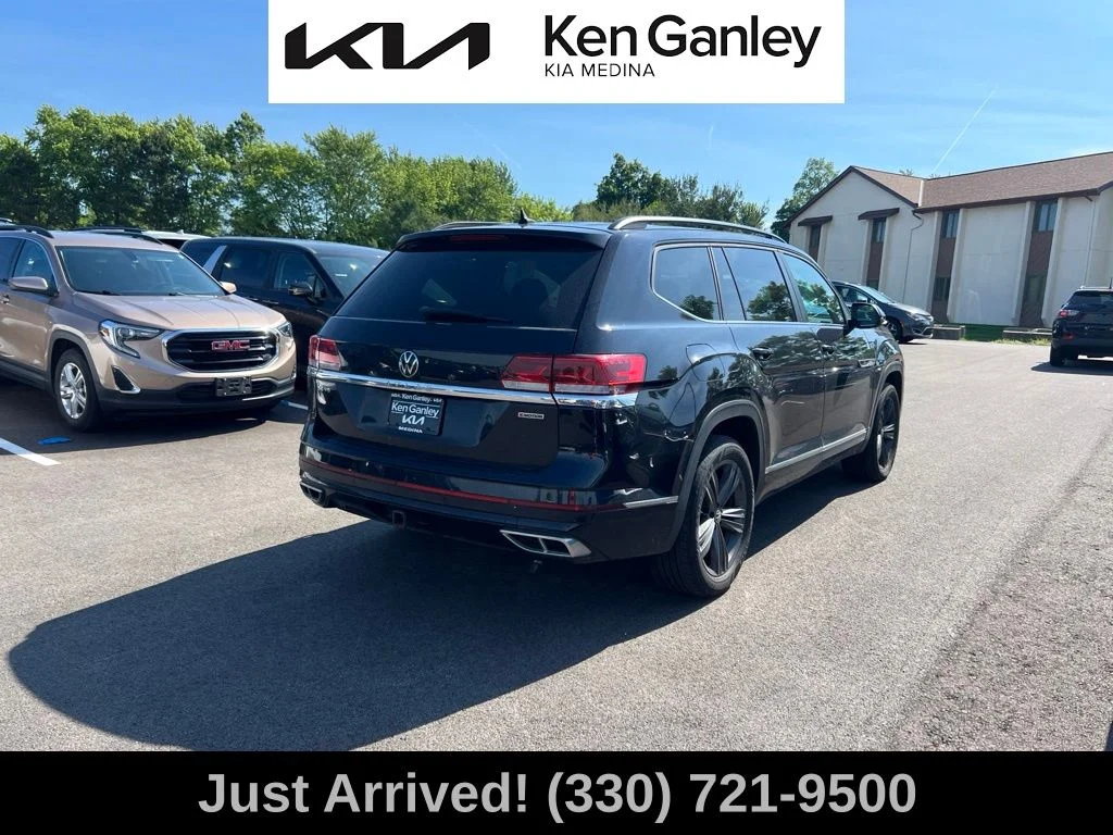Used 2021 Black Volkswagen 3.6L V6 SE w/Technology R-Line image 5