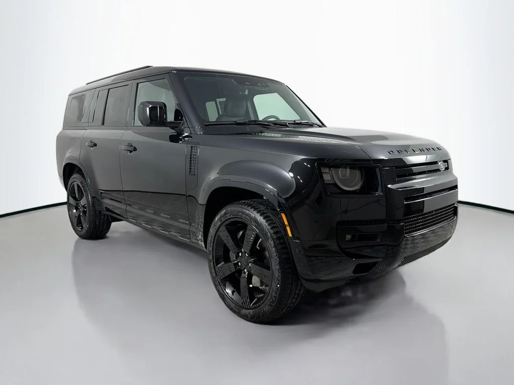 New 2026 Santorini Black Land Rover X-Dynamic SE image 3
