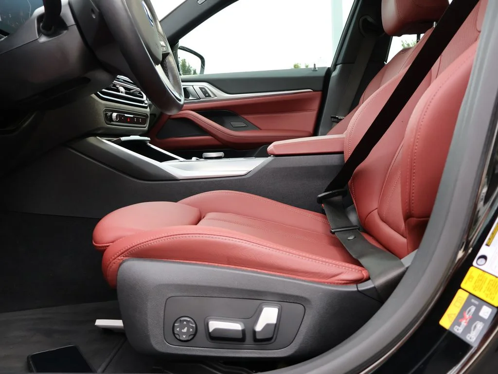 Used 2024 Jet Black BMW eDrive35 image 40