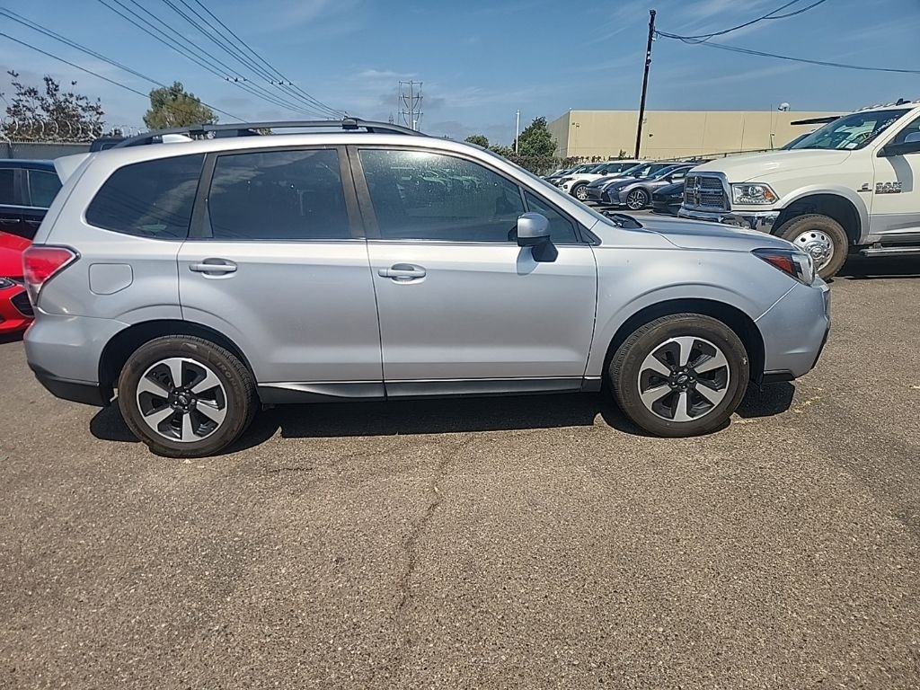 Used 2017 Silver Subaru 2.5i Premium image 16