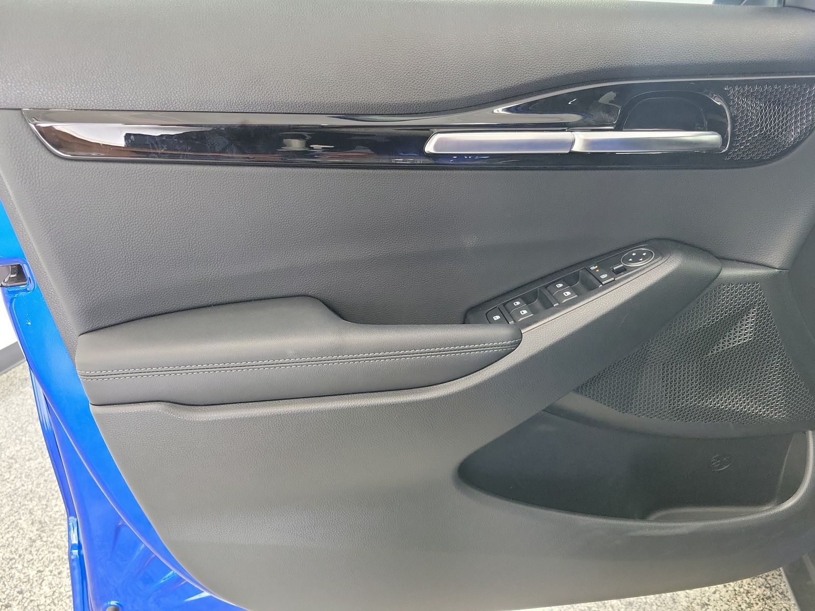 Used 2025 Blue Kia S image 10