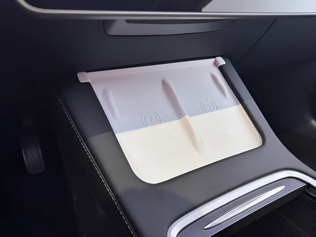 Used 2023 White Tesla Base image 11