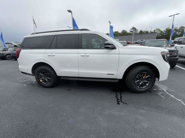 New 2025 Star White Metallic Tri-Coat Ford Tremor image 2