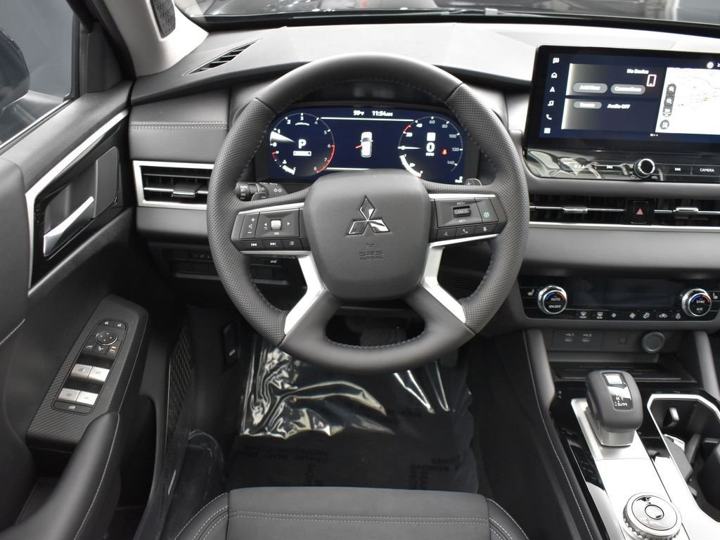 New 2026 Black Mitsubishi SE image 15
