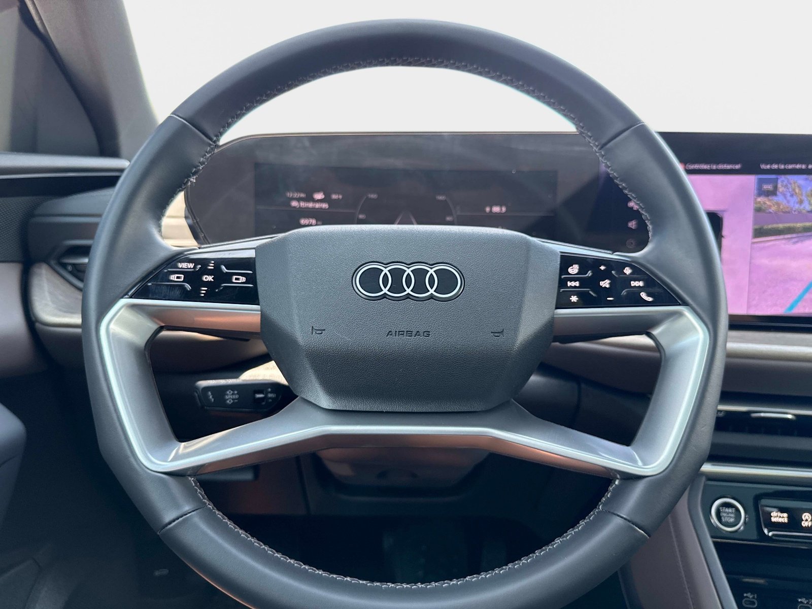 Used 2025 Navarra Blue Metallic Audi Premium image 26