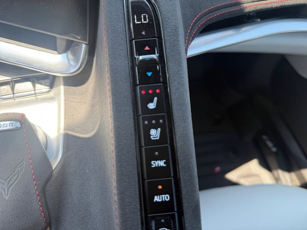 Used 2023 White Chevrolet Stingray image 24