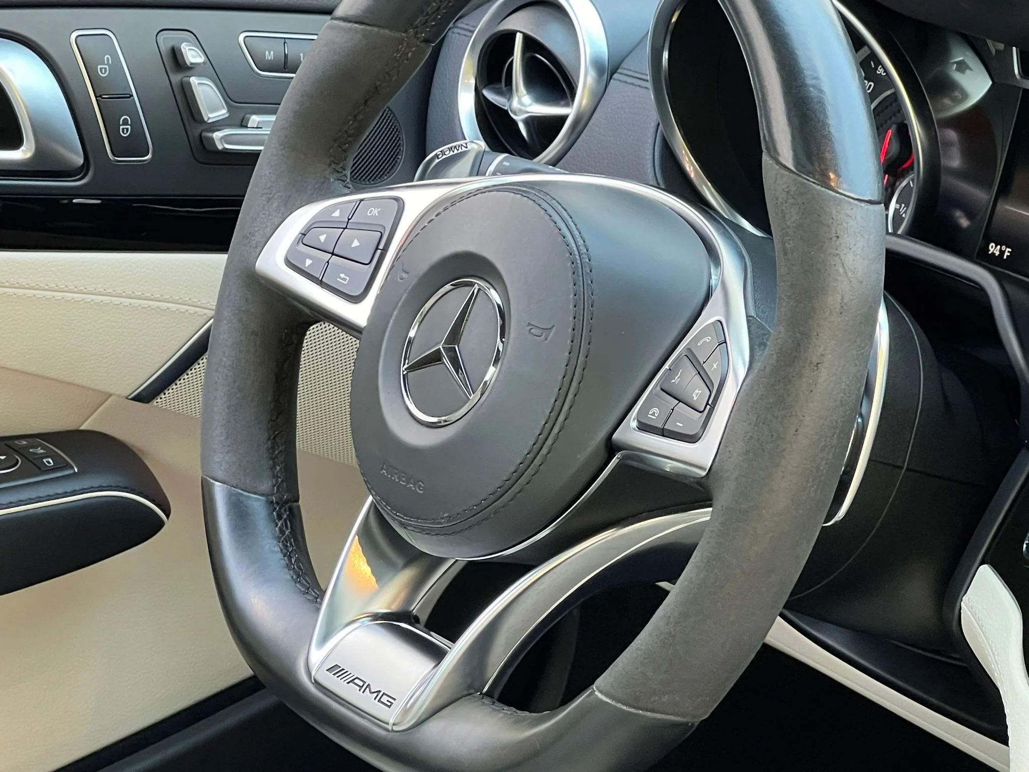 Used 2018  Mercedes-Benz SL 63 AMG® image 24